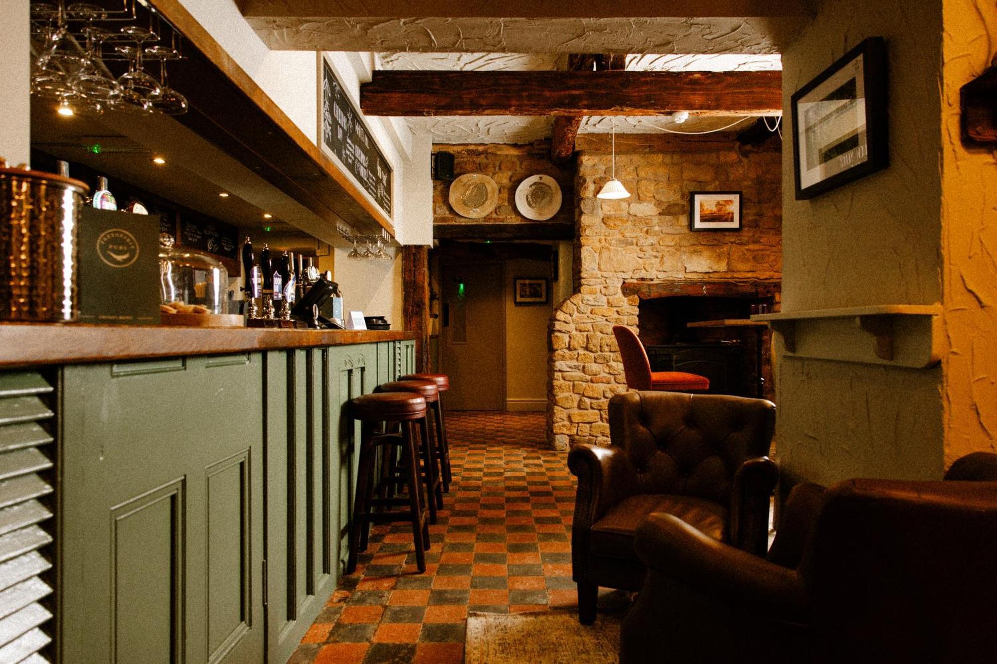 The Olde Coach House Inn Ashby Saint Ledgers Exterior photo