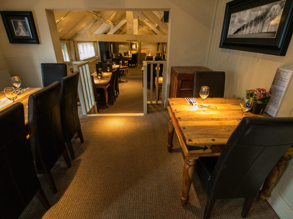 The Olde Coach House Inn Ashby Saint Ledgers Exterior photo